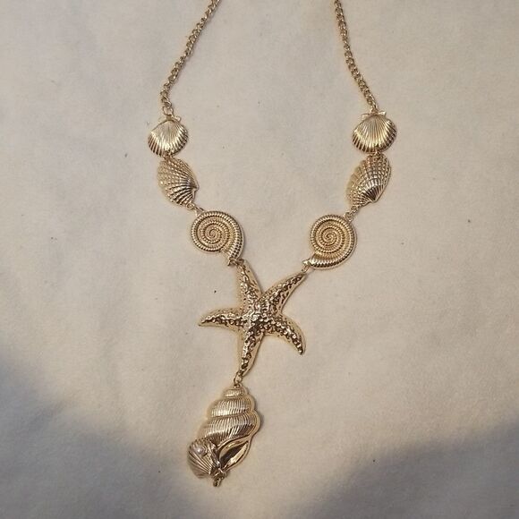 ❤ Starfish and Shell Necklace - Picture 4 of 9